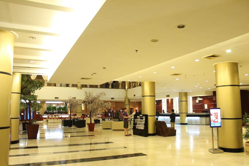 Grand Elite Hotel Pekanbaru Esterno foto