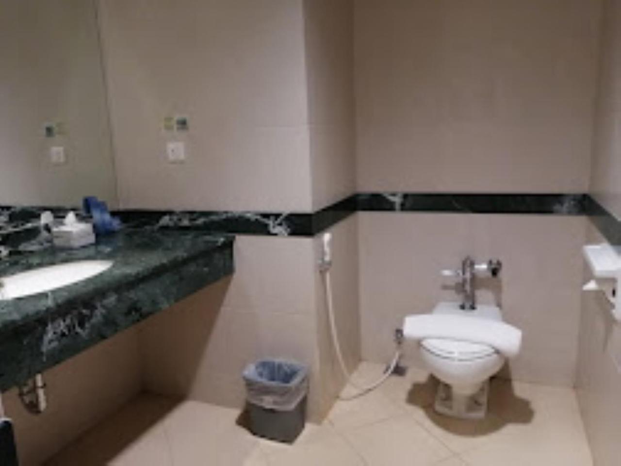 Grand Elite Hotel Pekanbaru Esterno foto