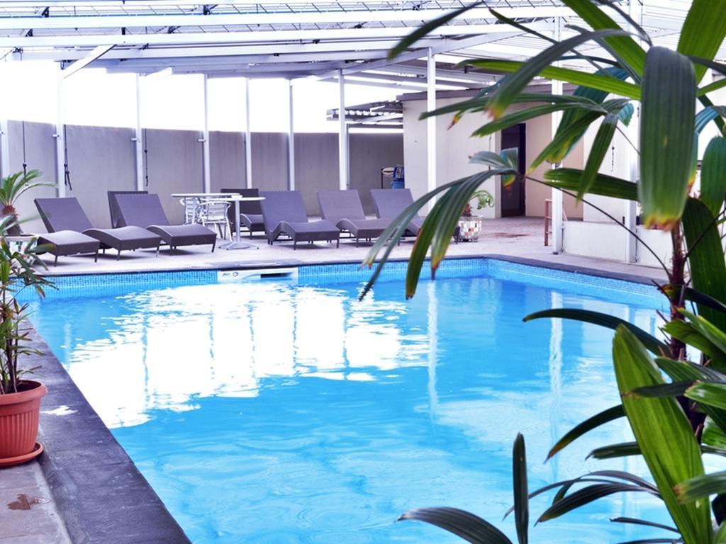 Grand Elite Hotel Pekanbaru Esterno foto