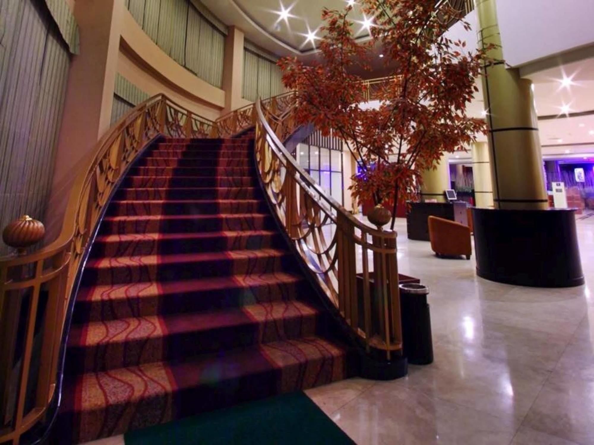 Grand Elite Hotel Pekanbaru Esterno foto
