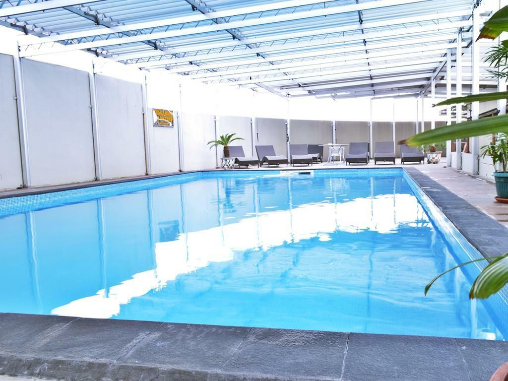 Grand Elite Hotel Pekanbaru Esterno foto
